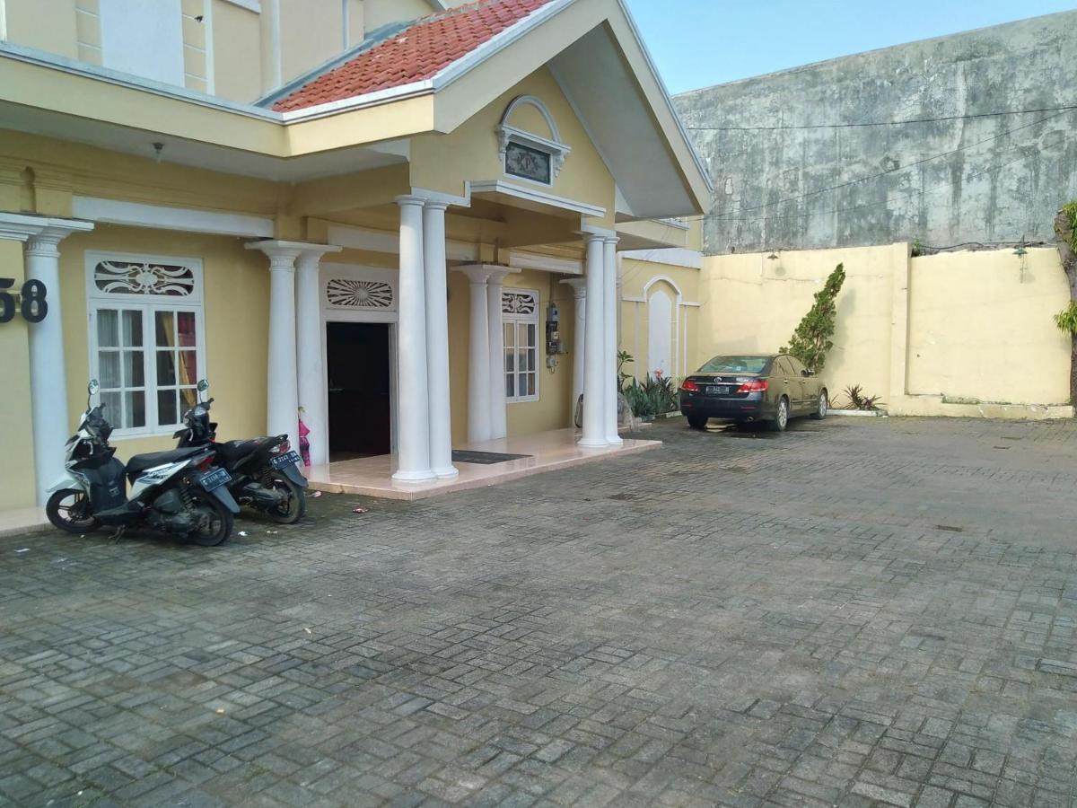 Hotel Pekalongan Syariah Mitra Reddoorz المظهر الخارجي الصورة